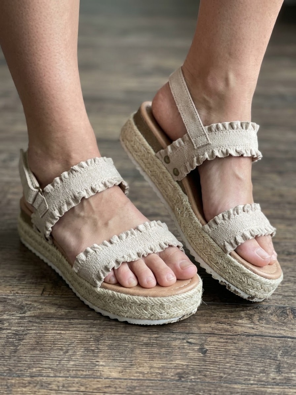 Danna Raye Beige Ruffle Strap Espadrille Platform Flatform Sandals Size 7